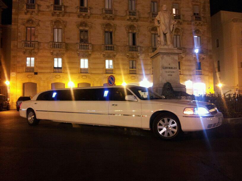 Lincoln Limousine Town Car